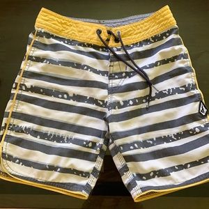 Volcom boys shorts